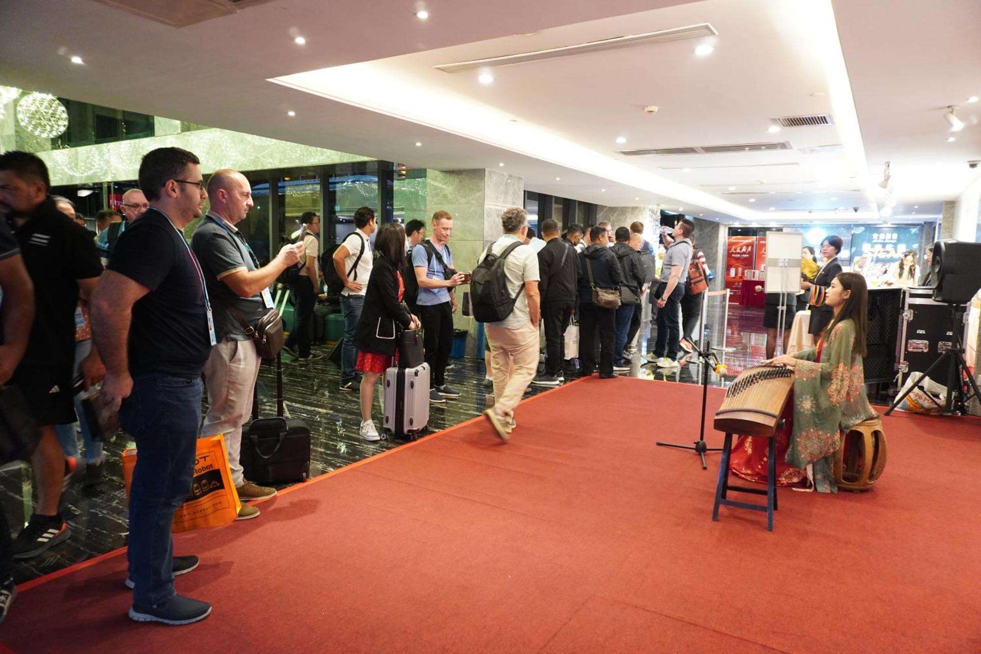 La Perle International Hotel - Free Shuttle Between Hotel And Exhibition Center During Canton Fair & Exhibitor Registration Counter Buitenkant foto
