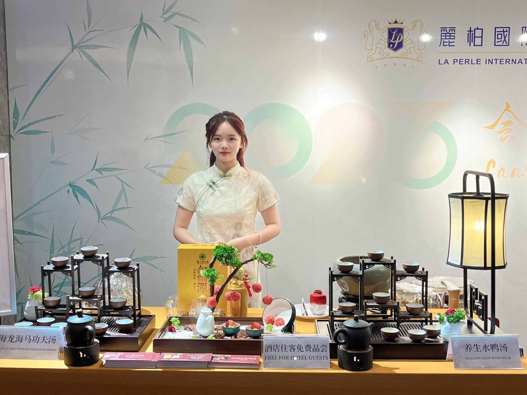 La Perle International Hotel - Free Shuttle Between Hotel And Exhibition Center During Canton Fair & Exhibitor Registration Counter Buitenkant foto