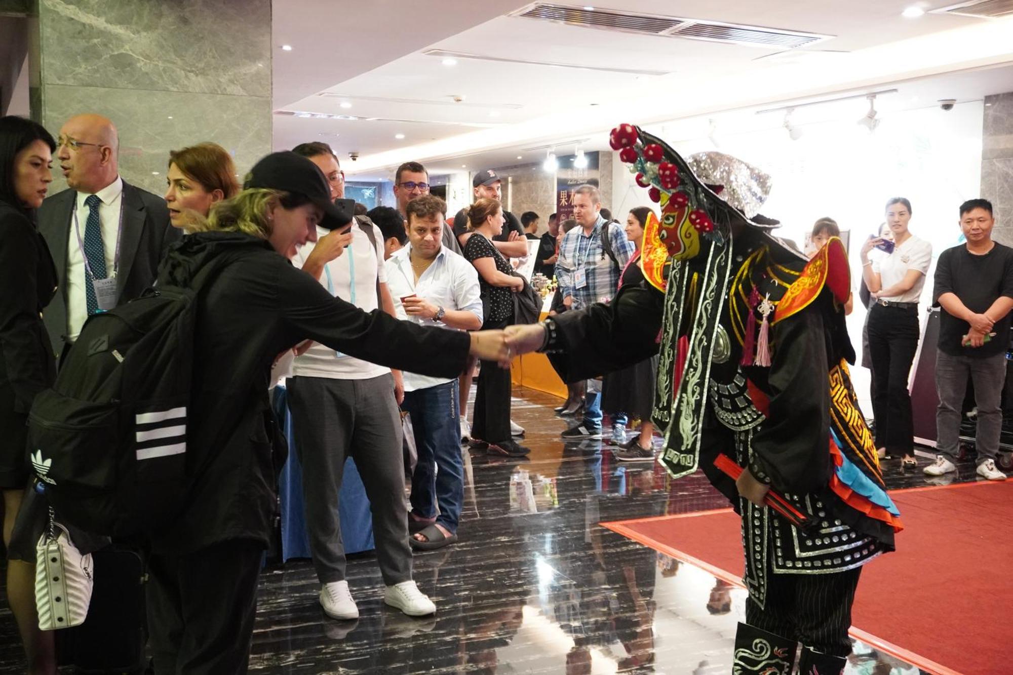 La Perle International Hotel - Free Shuttle Between Hotel And Exhibition Center During Canton Fair & Exhibitor Registration Counter Buitenkant foto